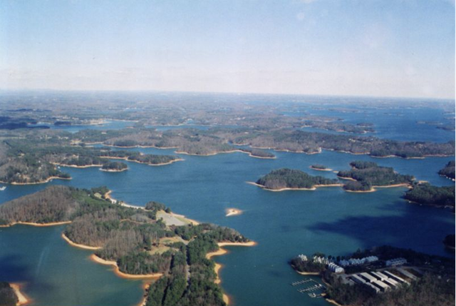 Lake Lanier, Georgia, 11 April 2011. tinapeacock.wordpress.com