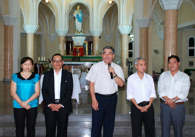 Thánh lễ nhân ngày cử hành Năm Đức Tin cho giới thầy giáo và thầy thuốc trong giáo phận Qui Nhơn