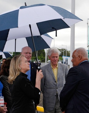 [bill%2520hill%2520haiti.jpg]