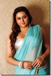 actress_namitha_cute_in_saree_photo