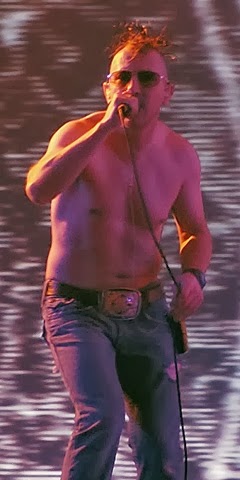 [Maynard_James_Keenan_Roskilde_1%255B7%255D.jpg]