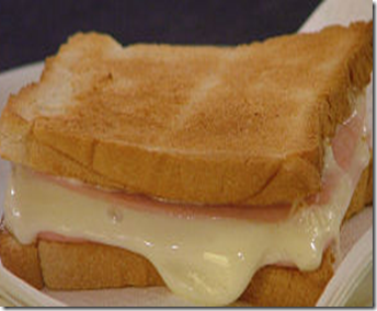 Toast al prosciutto e formaggio 