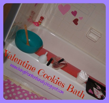 Valentines Day Cookie themed bath for kids. This is a fun kids activities for toddler, preschool, kindergarten, and first grade. Valentines Day Cookie themed bath for kids. This is a fun kids activities for toddler, preschool, kindergarten, and first grade.