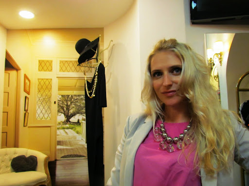 Elena Gladovski2.jpg