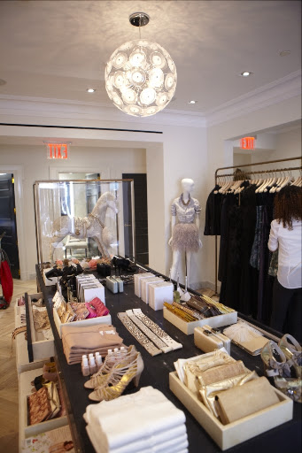A shot inside the store. Everything is so fabulous, I want one of everything. Plus, they have such great displays, see the horse covered in jewelry?
