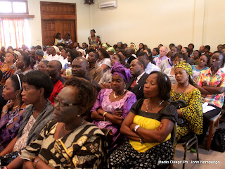 Des participants au lancement du projet d'appui à la promotion économique des veuves en RDC, par le Fonds National pour la Protection de l'enfant(Fonafen) le 31/08/2011. Radio Okapi/ Ph. John Bompengo