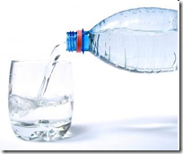 acqua minerale in bottiglia