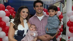 candinha - foto 2 - Kaká, Caroline Celico e filhos