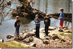 kids-at-river
