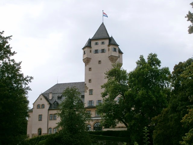 Colmar_Berg_05_grand_duke_castle_Luxembourg