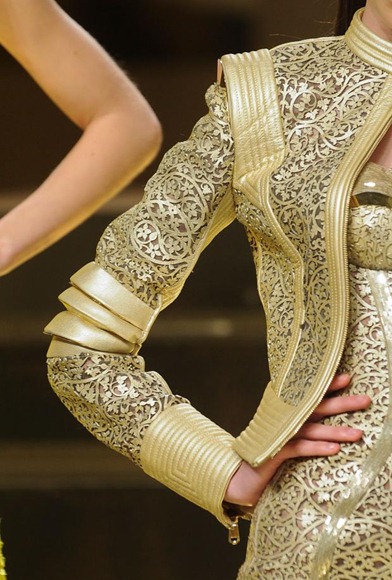versace-details-haute-couture-sprg-2012-pfw22