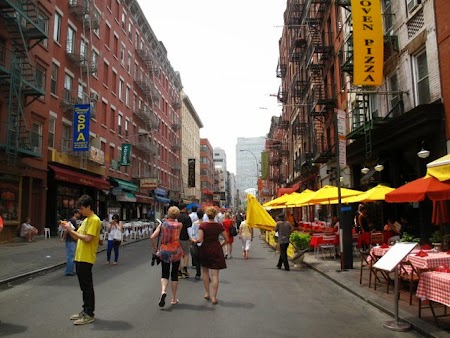 Cafenele si restaurante in Little Italy Tur culinar New York: Little Italy cafes and restaurants