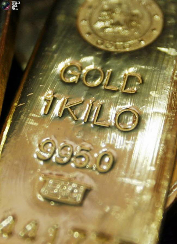 Gold, most beautiful metal in various shapes