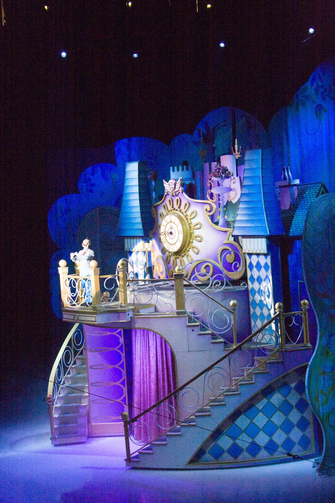 [12.7.12%2520cinderella%2527s%2520castle%255B4%255D.jpg]