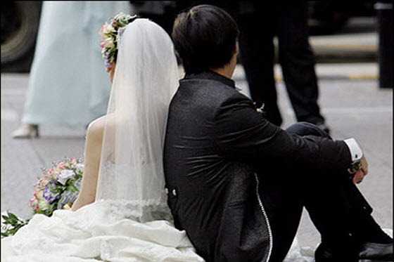 [asian-bride-groom-backs-preview%255B3%255D.jpg]