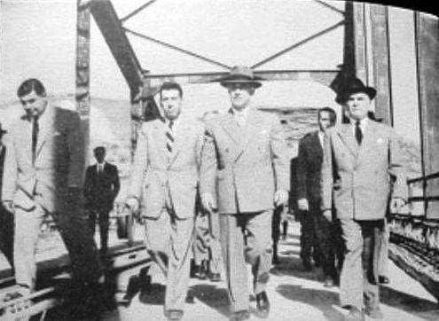 [Ponte%2520Marechal%2520Carmona.6%2520%25286-9-51%2529%255B3%255D.jpg]