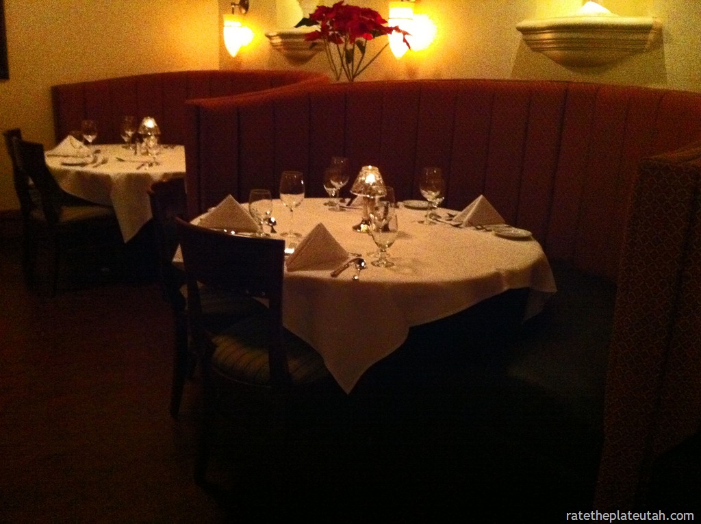 [christoper%2527s%2520Curved%2520Booths%255B6%255D.jpg]