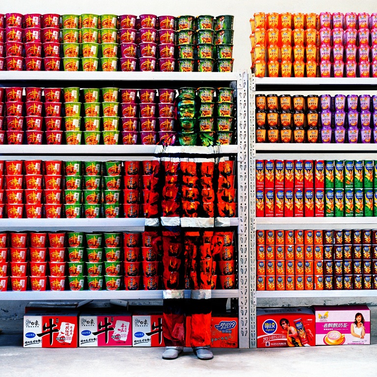 [liu_bolin_hitc_no-83_supermarket_2009%255B9%255D.jpg]