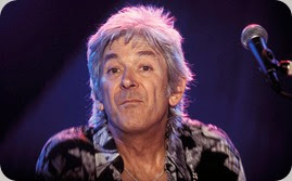 Bildnummer: 50109004 Datum: 25.04.2000 Copyright: imago/Hoffmann<br />Musiker Ian McLagan (GBR), Personen , Ratlosigkeit; 2000, Baden-Baden, Konzerte , Rock , Pop , Sänger, Mac, Mc, Lagan, MacLagan, and the Bump Band, Bumpband, Mimik, Schulterzucken, Schulter, Zucken, Gestik; , quer, Kbdia, Porträt, Musik, Kunst, Deutschland, Aktion, People Bildnummer: 50109004 Datum: 25.04.2000 Copyright: imago/Hoffmann<br />Musiker Ian McLagan (GBR), Personen , Ratlosigkeit; 2000, Baden-Baden, Konzerte , Rock , Pop , Sänger, Mac, Mc, Lagan, MacLagan, and the Bump Band, Bumpband, Mimik, Schulterzucken, Schulter, Zucken, Gestik; , quer, Kbdia, Porträt, Musik, Kunst, Deutschland, Aktion, People