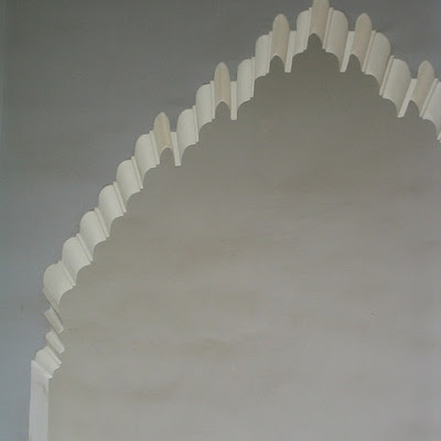 staggered arch , Source: http://www.flickr.com/photos/34457754@N00/390438687 390438687.jpg