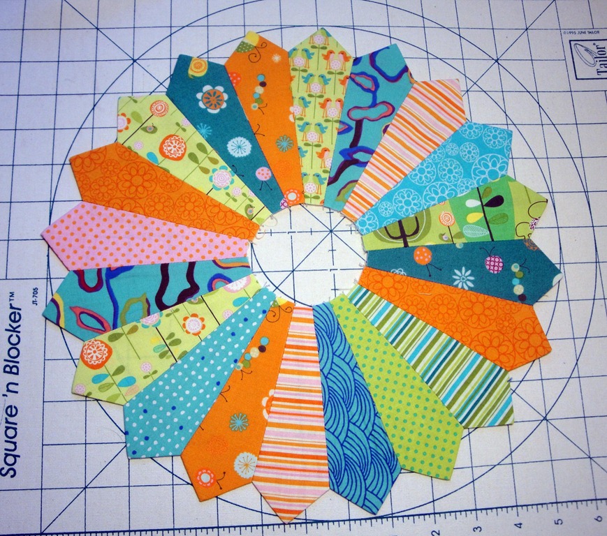 [15%2520Dresden%2520Plate%2520AccuQuilt%2520Go%255B3%255D.jpg]
