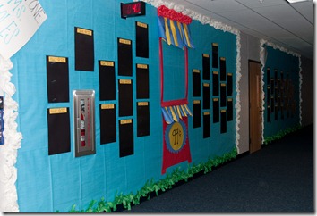 The First Grade Parade: Back to School Hallways/Bulletin Boards