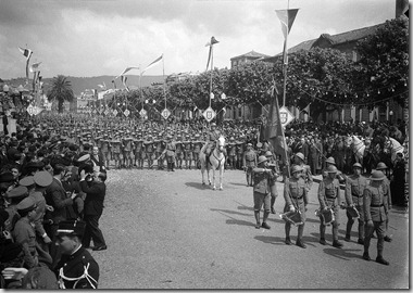 Desfile Militar Em 1936 [1936]