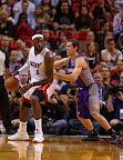 lebron james nba 121105 mia vs phx 09 King James wears 5 Colorways of Nike LeBron X in 6 Games