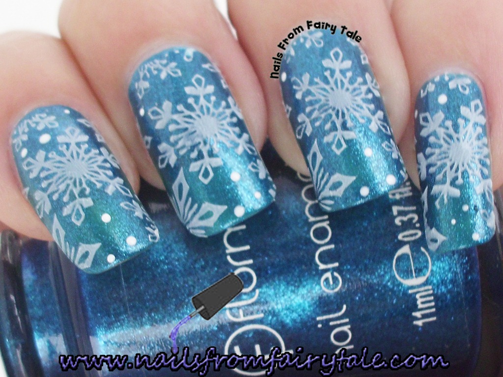 [matching%2520manicure%2520-%2520snowflakes%255B3%255D.jpg]