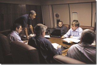 Barack_Obama_in_his_Air_Force_One_briefing