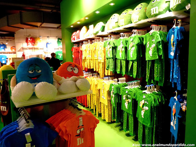 merchandising-m&m's.JPG