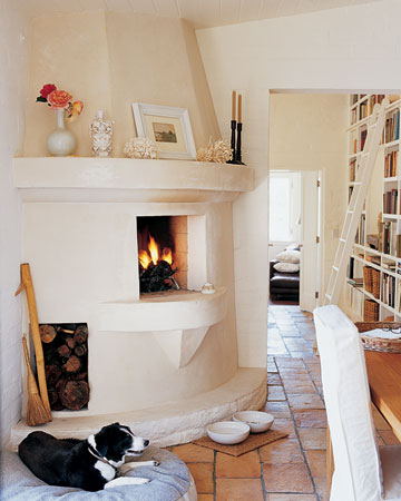 How beautiful are these white stucco walls?