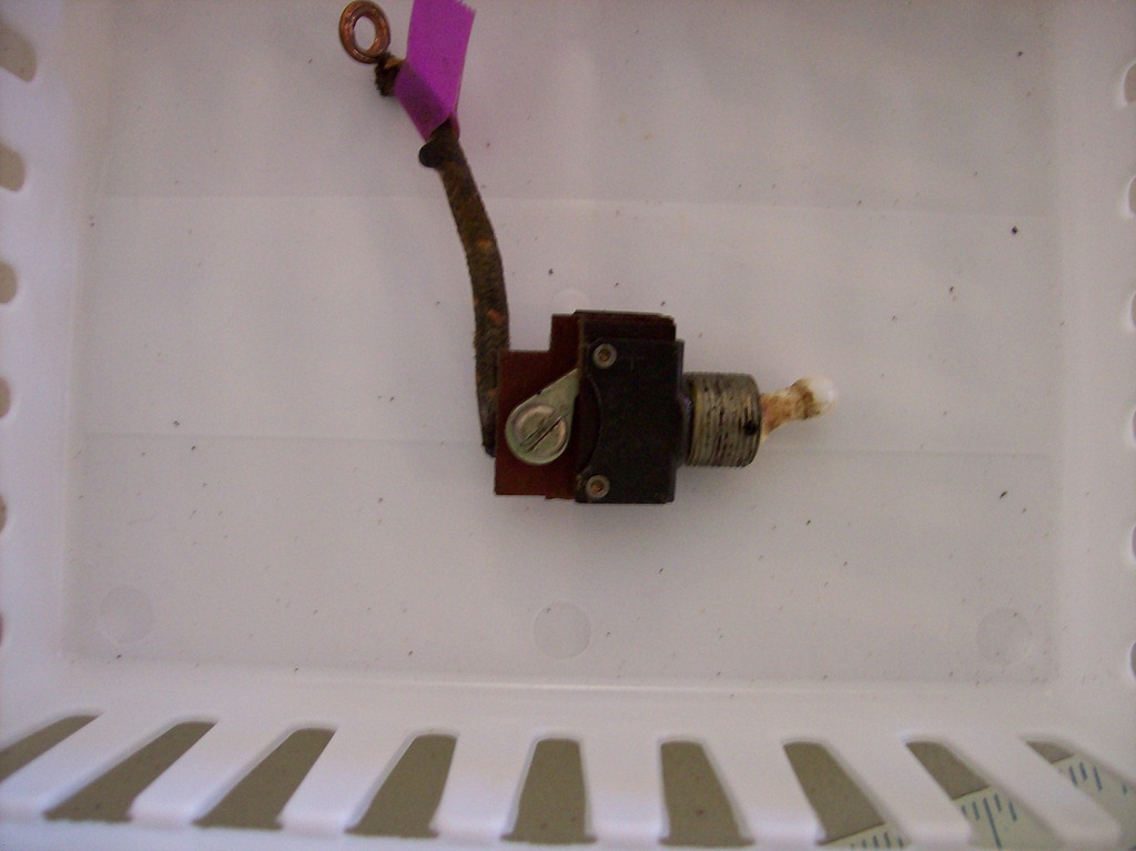 [3%2520-%2520Light%2520switch%2520assembly%255B2%255D.jpg]