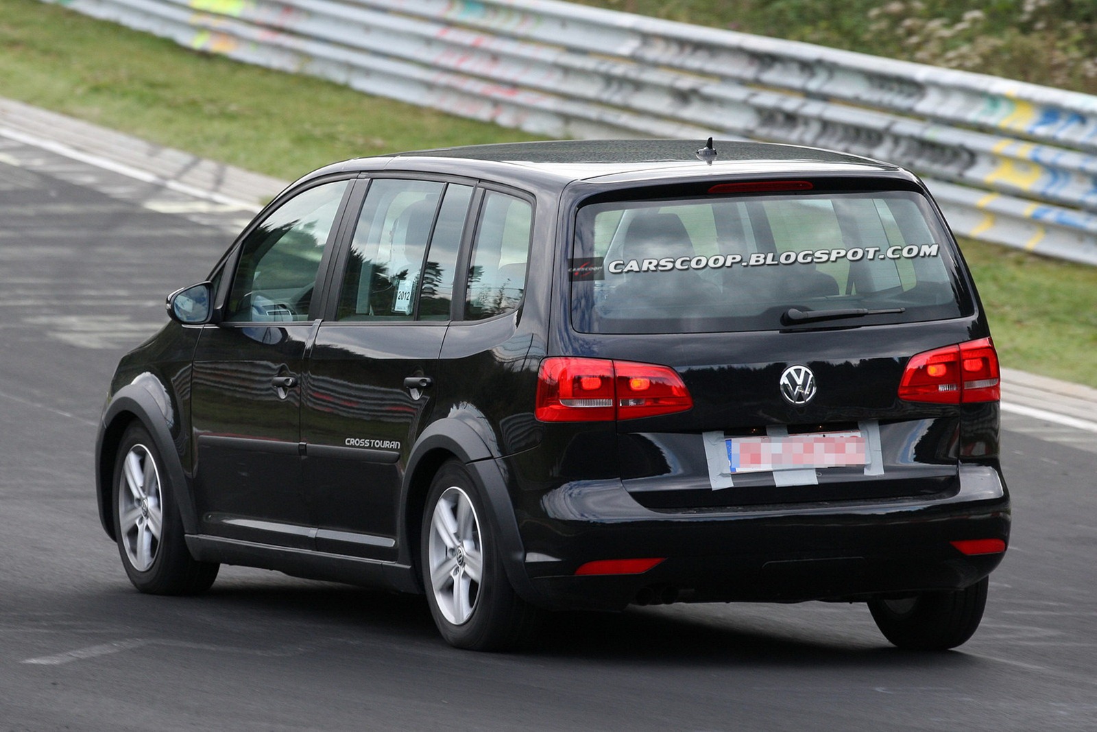 [2014-VW-Touran-MPV-Mule-8%255B3%255D.jpg]