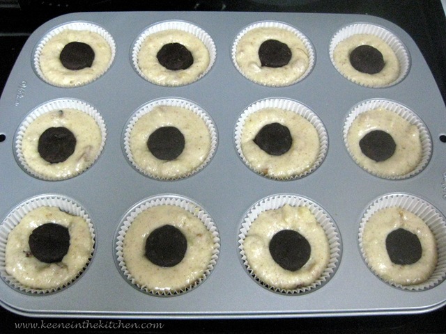 [unbaked%2520banana%2520walunut%2520mounds%25207-26-11%2520kitk%255B4%255D.jpg]