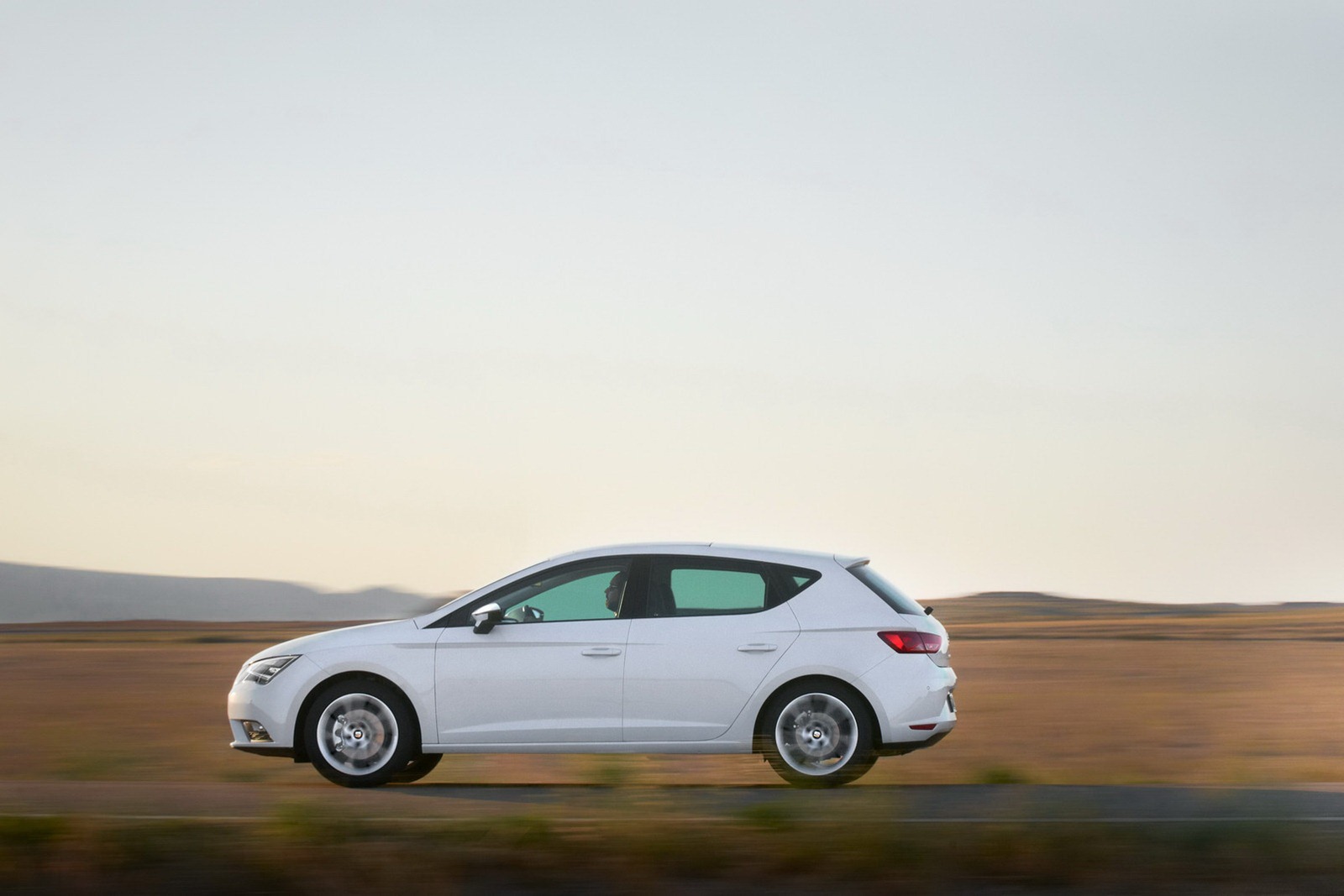 [SEAT-Leon-2013-26%255B2%255D.jpg]