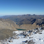 Vue du Mont Perdu : le lac glac� ou de Marbor� surplomb� par la br�che de Tuquerouye