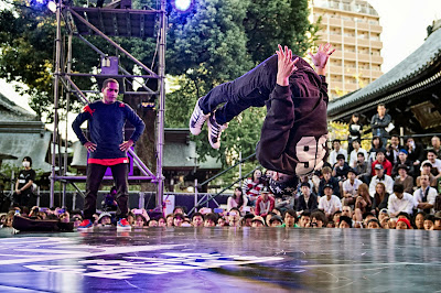 Judge Differ from South Korea during his judge's showcase at Red Bull BC One Asia Pacific Final, at Kushida Shrine, in Fukuoka, Japan, on October 12, 2013. // Nika Kramer/Red Bull Content Pool // P-20131015-00102 // Usage for editorial use only // Please go to www.redbullcontentpool.com for further information. //