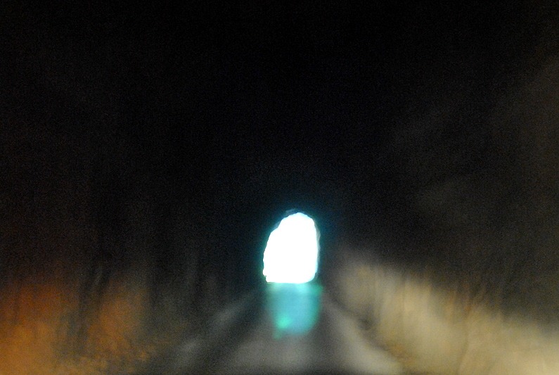 [02b----Nada-Tunnel-Narrow-and-Dark2.jpg]