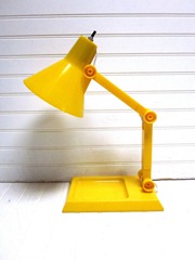 a-justa-lamp, yellow