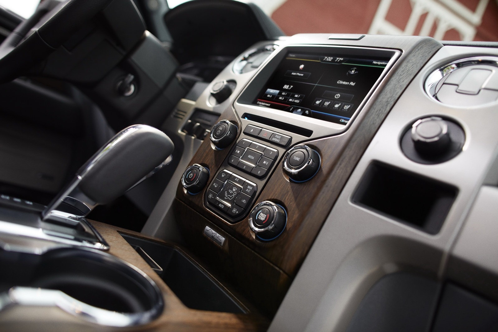 2013-F150-Lariat-4[2].jpg