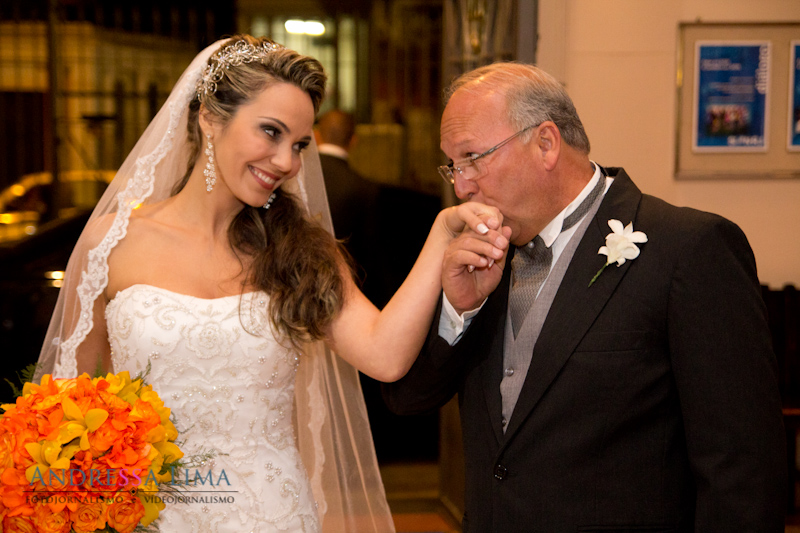 Fotos de Casamento Priscilla e Roberto. Foto numero 29 do estudio L&D Producoes, do Rio de Janeiro, RJ. Andressa Lima e equipe fazem fotos de casamento (fotografias de casamentos), fotos de making-of (making of de noiva), fotos de eventos sociais, fotos de casal (ensaios fotograficos de e-session), videos de casamento (filmagem de casamentos), videos de making-of e videos de eventos sociais. Fotojornalismo e videojornalismo no Rio de Janeiro, RJ. fotos casamento rio de janeiro fotografias casal rj foto eventos noiva ensaio fotografico galeria noivas fotografo evento casar retrato fotografía modelos casamentos fotografos convites fotografia e imagem madrinhas