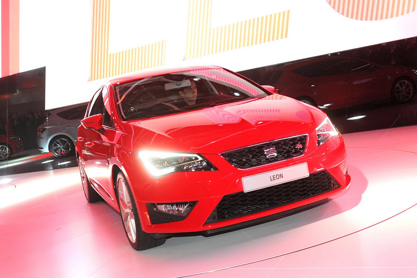 [SEAT-Leon-2013-8%255B2%255D.jpg]