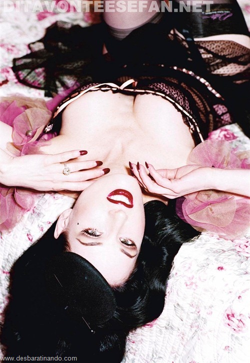 dita von teese linda sensual sexy sedutora desbaratinando (50)