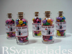Vidrinho personalizado
    : R$ 3,50 - personalizado cheio  / cento: R$330,00.
    : R$ 2,50 - personalizado vazio / cento: R$230,00.
    : min. 40 unids para ambas as opções.
    : Medidas= 8x3cm.
    : Capacidade= 40ml.
    : Opcional lacinho de cetim no gargalo: R$ 0,50 unid.