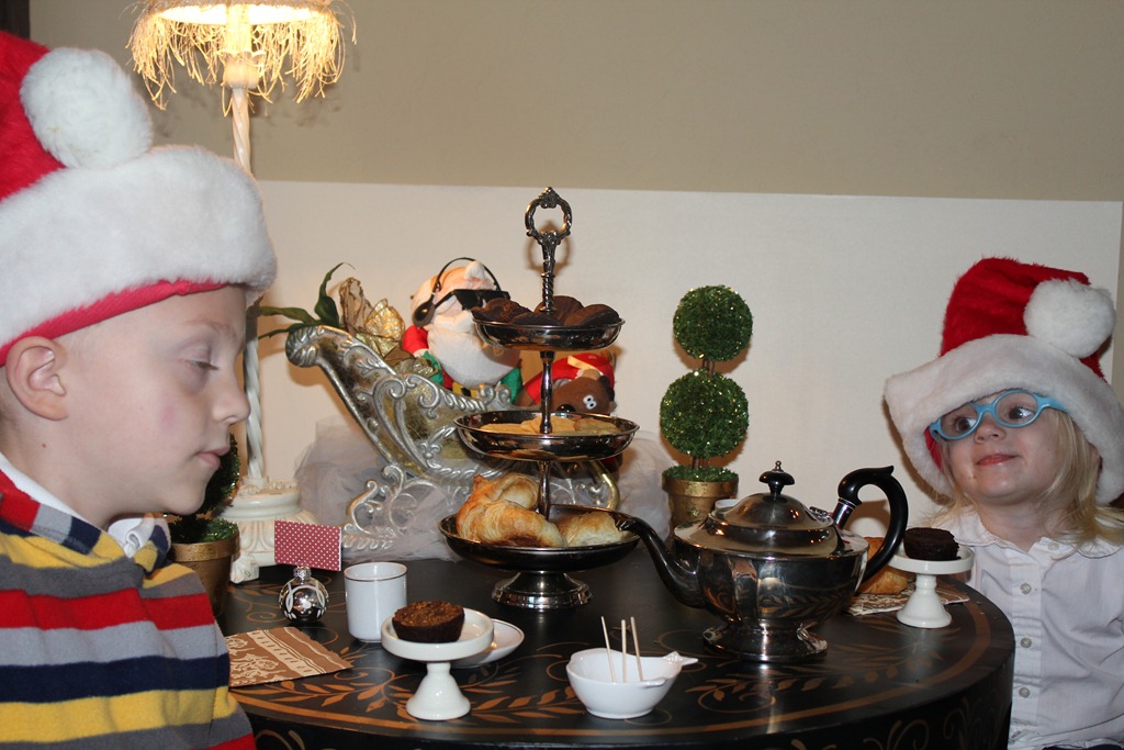 [christmas%2520tea%2520party%252011%255B4%255D.jpg]