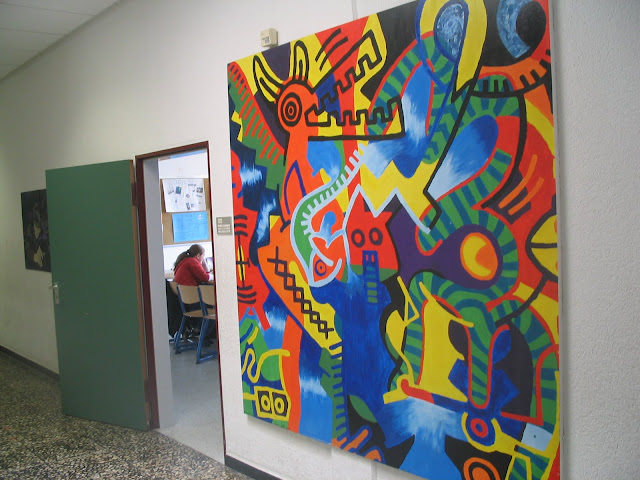 Keith Haring - Projektarbeit einer Gruppe bestehend aus den Jahrgängen 8 und 9 während einer Projektwoche Keith Haring - Projektarbeit einer Gruppe bestehend aus den Jahrgängen 8 und 9 während einer Projektwoche