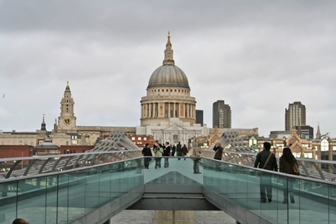 Bring Joy to your Holiday around hotels near St. Pauls