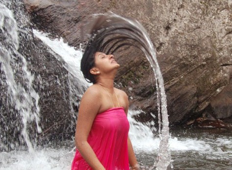 [monica%2520enjoying%2520bathing%255B2%255D.jpg]