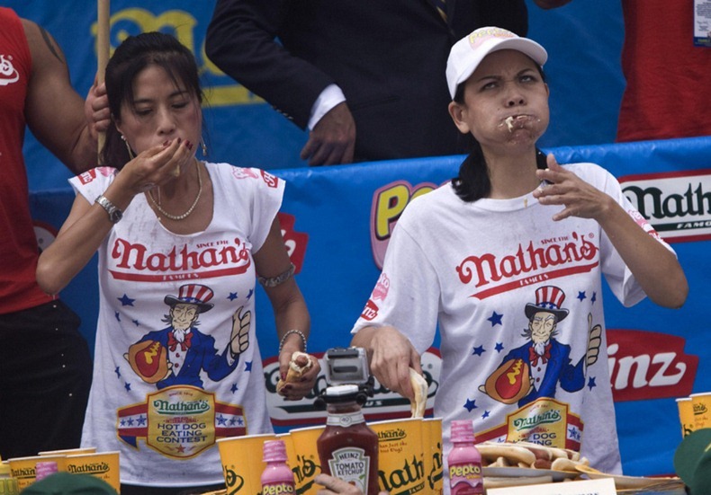 hot-dog-eating-contest3